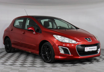 Подержанный автомобиль Peugeot 308 Hatchback 2011 года (3 фото)