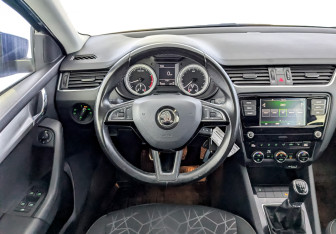 Подержанный автомобиль Skoda Octavia Liftback 2019 года (21 фото)