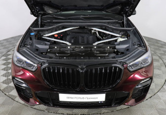 Подержанный автомобиль BMW X5 2020 года (10 фото)