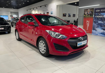 Подержанный автомобиль Hyundai i30 Hatchback 2013 года (3 фото)