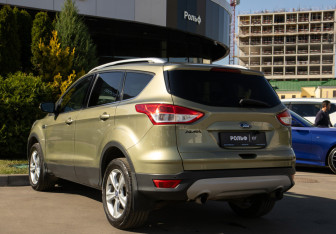 Подержанный автомобиль Ford Kuga 2013 года (5 фото)