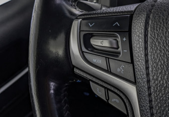 Подержанный автомобиль Toyota Land Cruiser Suv 2019 года (29 фото)