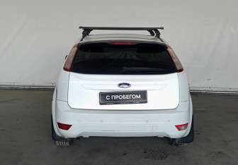 Подержанный автомобиль Ford Focus Hatchback 2010 года (6 фото)