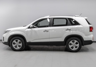 Подержанный автомобиль Kia Sorento 2014 года (8 фото)
