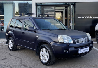 Подержанный автомобиль Nissan X-Trail 2004 года (3 фото)
