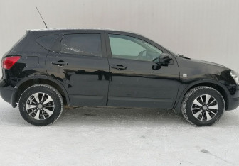 Подержанный автомобиль Nissan Qashqai 2009 года (4 фото)
