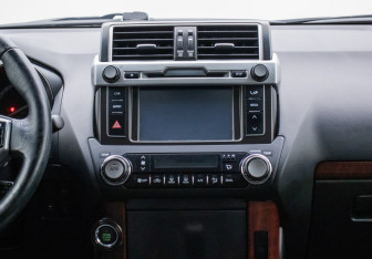 Подержанный автомобиль Toyota Land Cruiser Prado 2016 года (14 фото)