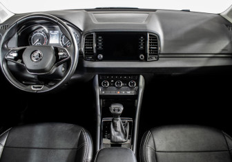 Подержанный автомобиль Skoda Karoq 2021 года (11 фото)