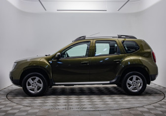 Подержанный автомобиль Renault Duster 2015 года (8 фото)