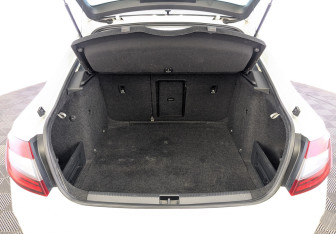 Подержанный автомобиль Skoda Octavia Liftback 2018 года (10 фото)