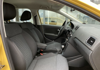 Подержанный автомобиль Volkswagen Polo Hatchback 2010 года (17 фото)