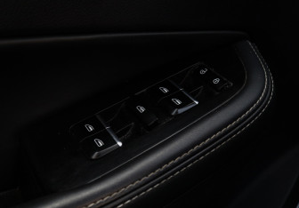 Подержанный автомобиль Geely Emgrand X7 2020 года (20 фото)