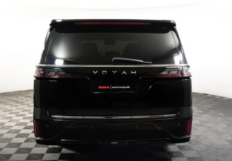 Подержанный автомобиль Voyah Dream 2023 года (6 фото)