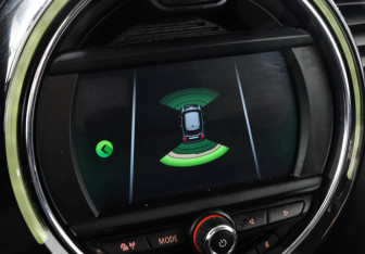 Подержанный автомобиль MINI Hatch 2017 года (13 фото)