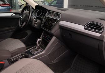 Подержанный автомобиль Volkswagen Tiguan 2021 года (7 фото)