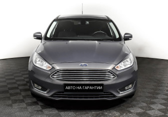 Подержанный автомобиль Ford Focus Hatchback 2015 года (2 фото)