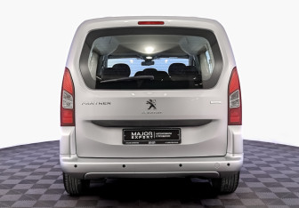 Подержанный автомобиль Peugeot Partner 2021 года (6 фото)