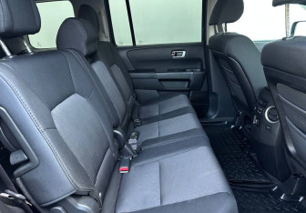 Подержанный автомобиль Honda Pilot 2008 года (14 фото)