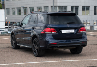 Подержанный автомобиль Mercedes-Benz GLE 2016 года (7 фото)