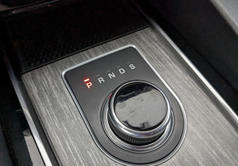 Подержанный автомобиль Jaguar F-Pace 2017 года (29 фото)