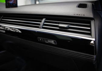 Подержанный автомобиль Audi Q7 2017 года (30 фото)