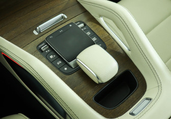 Подержанный автомобиль Mercedes-Benz GLE 2021 года (16 фото)