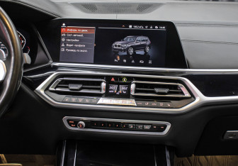 Подержанный автомобиль BMW X7 2019 года (17 фото)