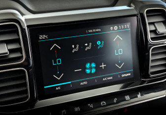 Подержанный автомобиль Citroen C5 Aircross 2019 года (26 фото)