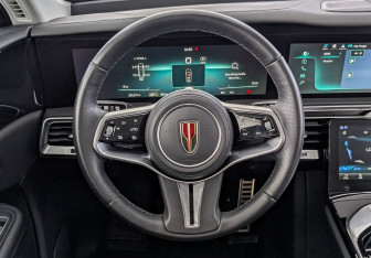 Подержанный автомобиль Hongqi E-HS9 2023 года (21 фото)