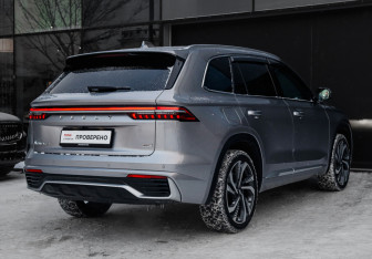 Подержанный автомобиль Geely Monjaro 2023 года (5 фото)