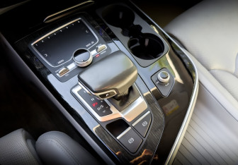 Подержанный автомобиль Audi Q7 2019 года (28 фото)