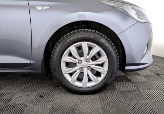 Подержанный автомобиль Hyundai Solaris Sedan 2021 года (18 фото)