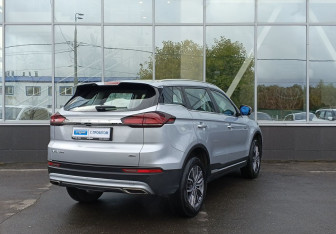 Подержанный автомобиль Geely Atlas Pro 2023 года (5 фото)