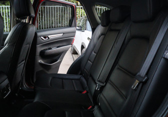 Подержанный автомобиль Mazda CX-5 2018 года (8 фото)