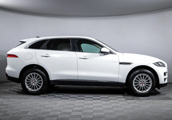 Подержанный автомобиль Jaguar F-Pace 2020 года (4 фото)