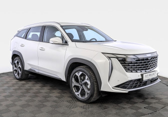 Подержанный автомобиль Geely Atlas 2024 года (3 фото)