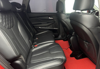 Подержанный автомобиль Hyundai Santa Fe 2021 года (14 фото)