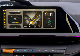 Подержанный автомобиль Changan UNI-V 2024 года (15 фото)