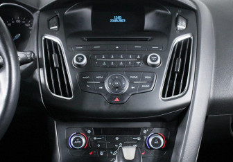 Подержанный автомобиль Ford Focus Hatchback 2018 года (9 фото)