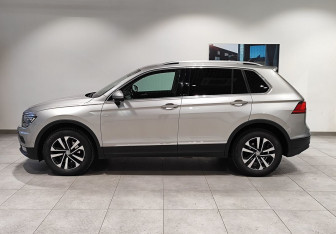 Подержанный автомобиль Volkswagen Tiguan 2019 года (8 фото)