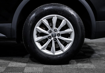 Подержанный автомобиль Audi Q5 2017 года (15 фото)