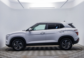 Подержанный автомобиль Hyundai Creta 2022 года (8 фото)