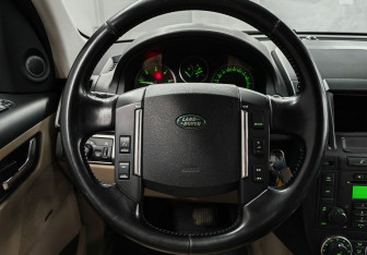 Подержанный автомобиль Land Rover Freelander 2012 года (12 фото)