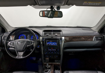 Подержанный автомобиль Toyota Camry Sedan 2015 года (25 фото)