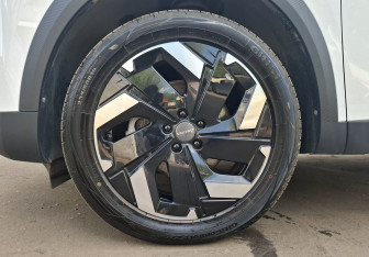 Подержанный автомобиль Omoda C7 2025 года (9 фото)