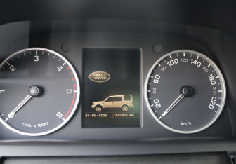 Подержанный автомобиль Land Rover Discovery 2014 года (18 фото)