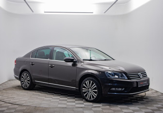 Подержанный автомобиль Volkswagen Passat Sedan 2014 года (3 фото)