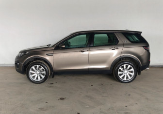 Подержанный автомобиль Land Rover Discovery Sport 2015 года (8 фото)