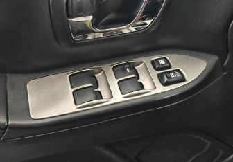 Подержанный автомобиль Mitsubishi Pajero 2007 года (18 фото)