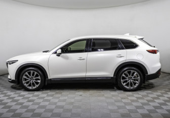 Подержанный автомобиль Mazda CX-9 2017 года (8 фото)